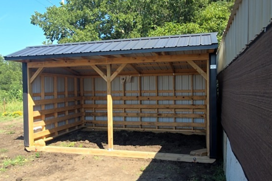 10×16 Metal Horse Barn in Bartlesville, OK