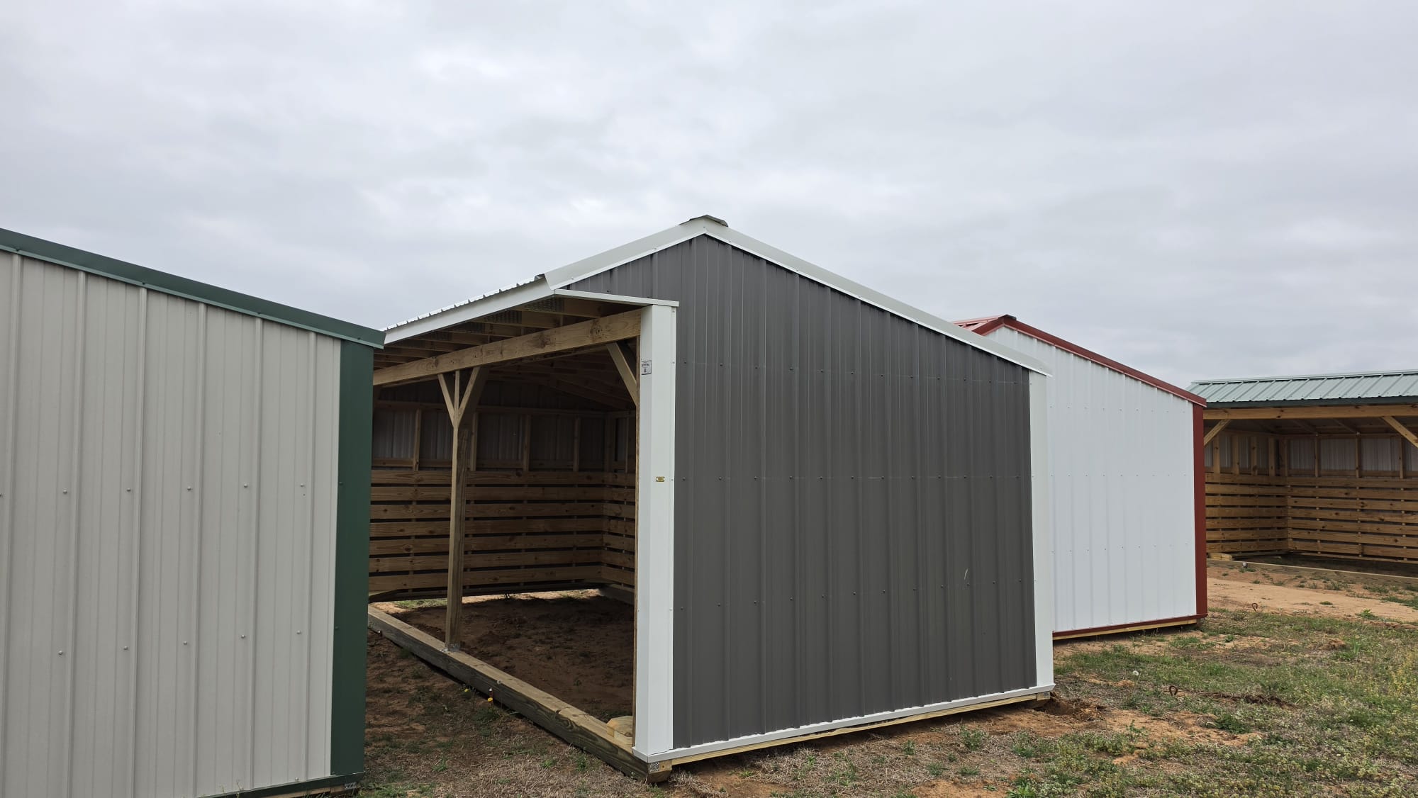 Metal Horse Barn 10 x 20