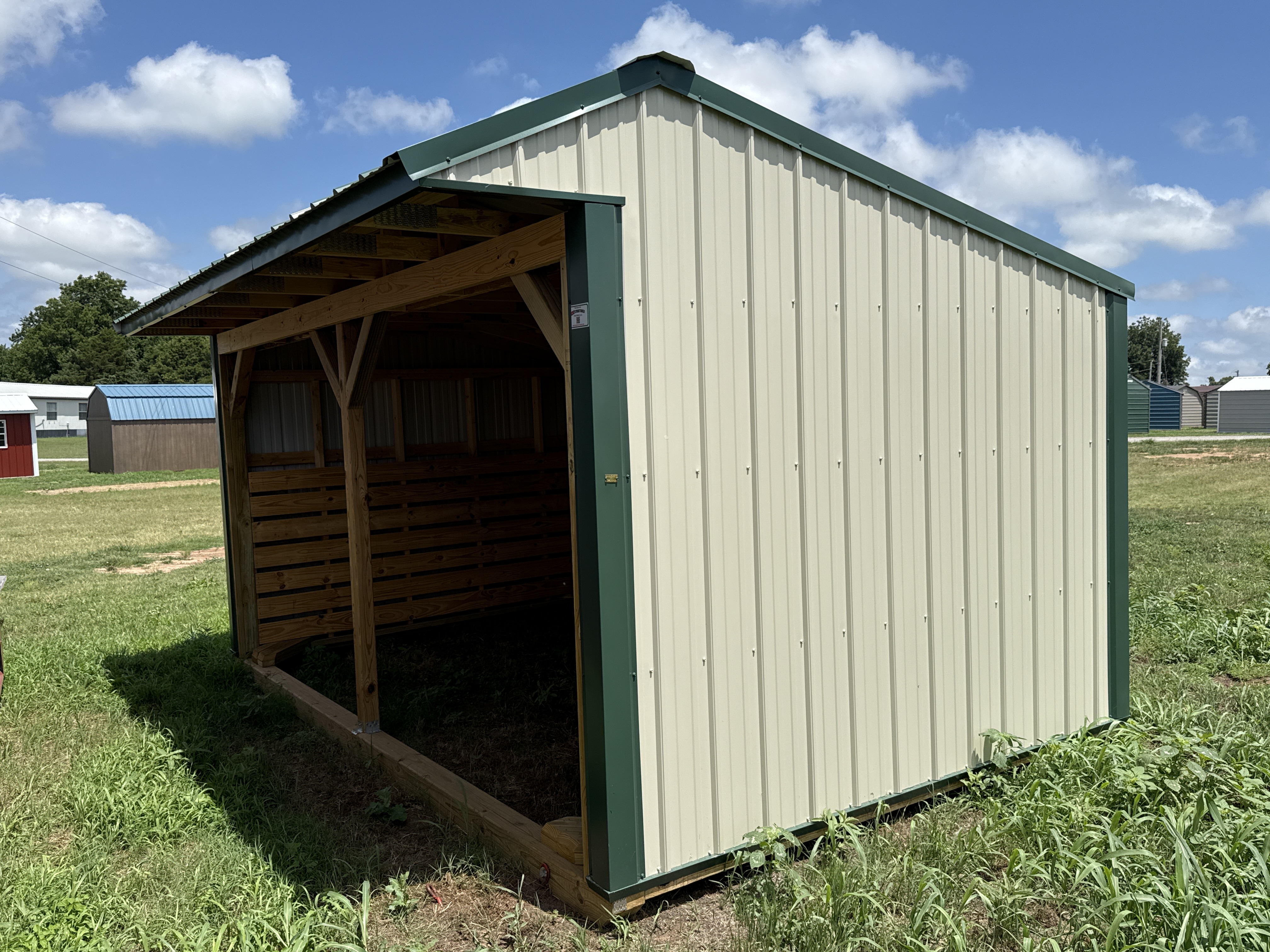 Metal Horse Barn 10 x 16